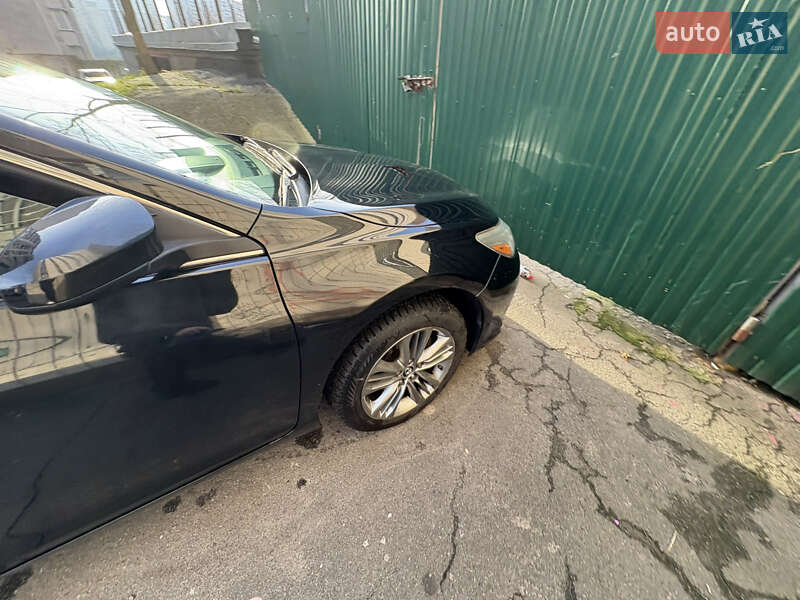 Седан Toyota Camry 2015 в Киеве