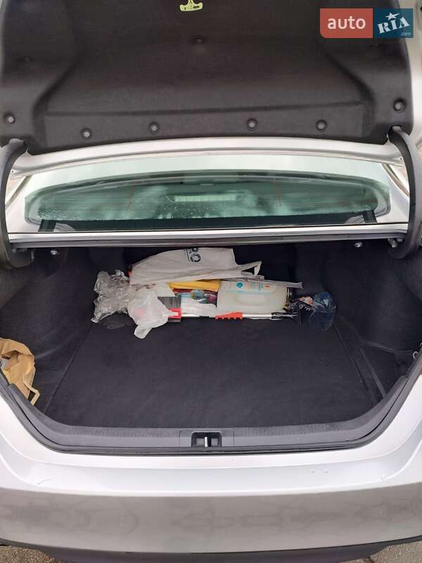 Седан Toyota Camry 2018 в Киеве фото 10 Седан Toyota Camry 2018 в Киеве