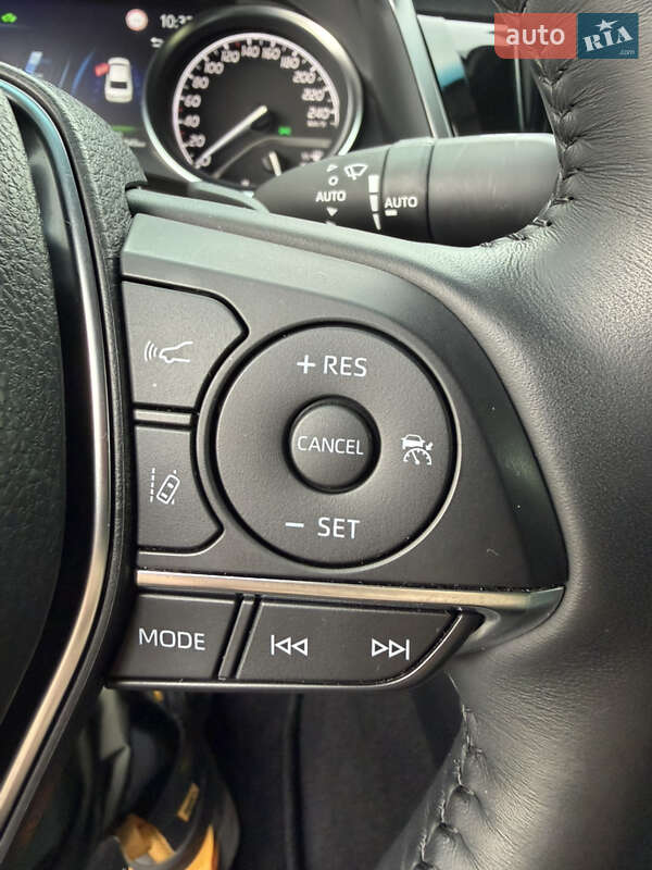 Седан Toyota Camry 2022 в Днепре