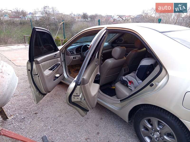Седан Toyota Camry 2005 в Кропивницькому