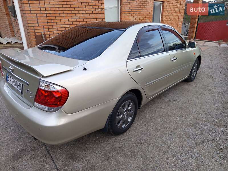 Седан Toyota Camry 2005 в Кропивницькому
