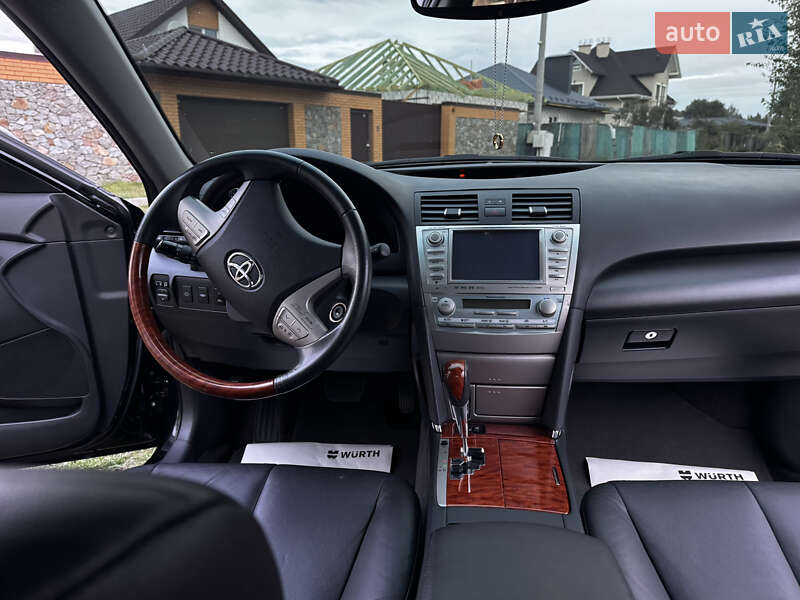 Седан Toyota Camry 2008 в Обухове