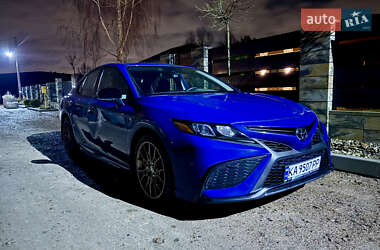 Седан Toyota Camry 2023 в Києві