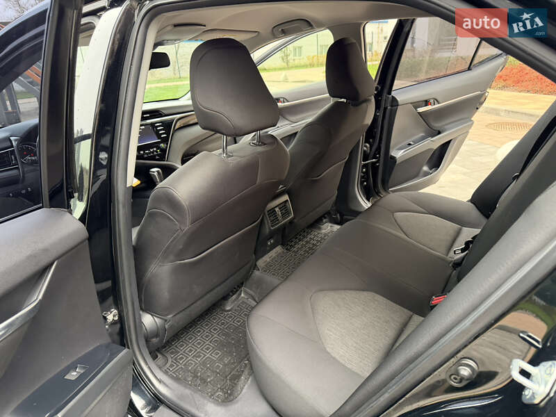 Седан Toyota Camry 2020 в Киеве