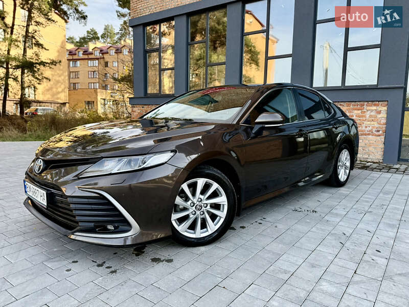 Седан Toyota Camry 2021 в Староконстантинове фото Седан Toyota Camry 2021 в Староконстантинове