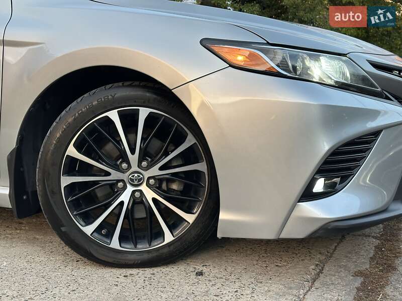 Седан Toyota Camry 2018 в Одессе