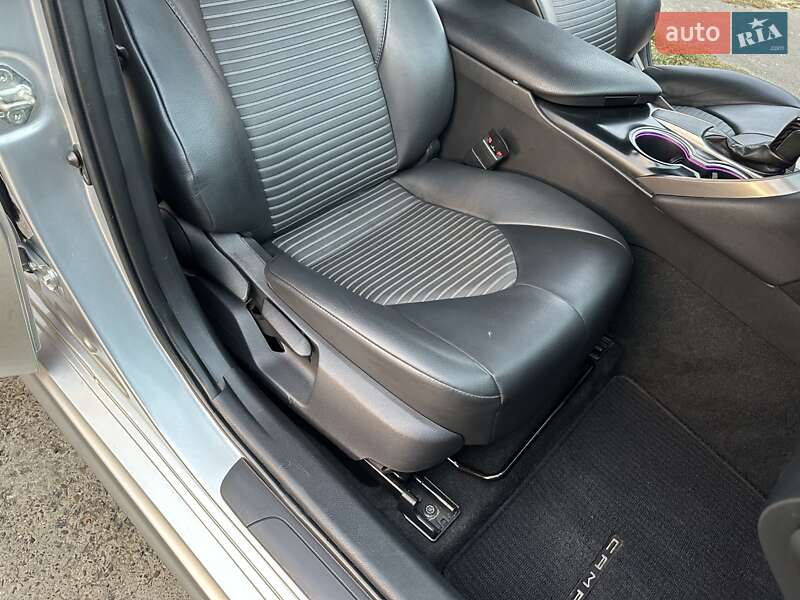 Седан Toyota Camry 2018 в Одессе