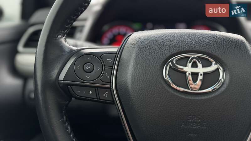 Седан Toyota Camry 2021 в Киеве