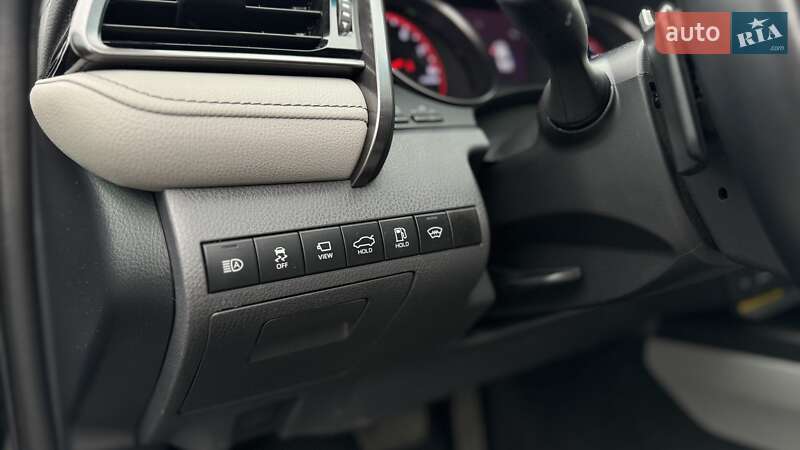 Седан Toyota Camry 2021 в Киеве