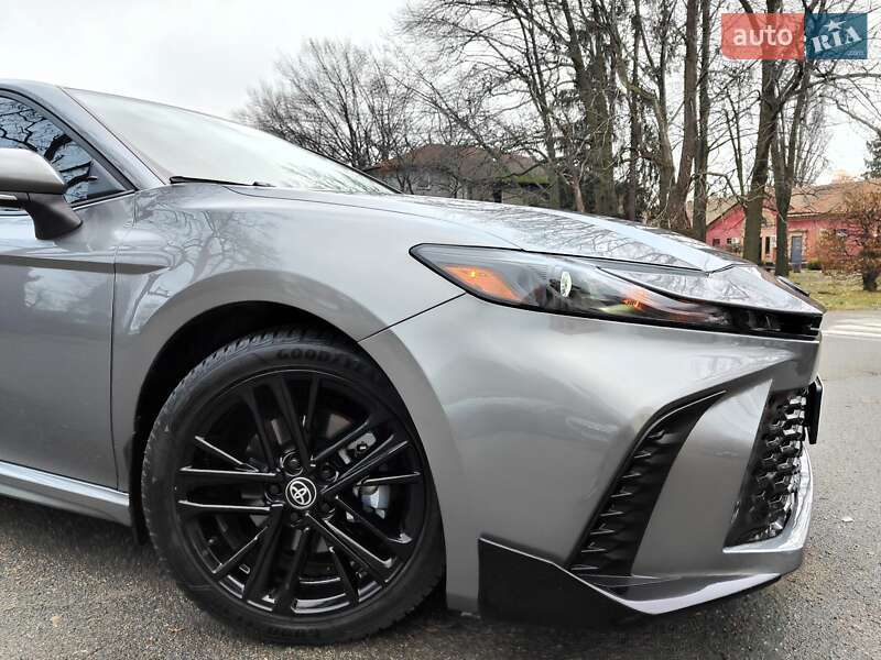 Седан Toyota Camry 2024 в Киеве