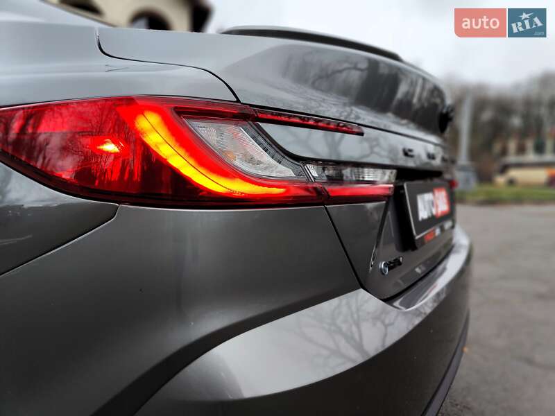 Седан Toyota Camry 2024 в Киеве