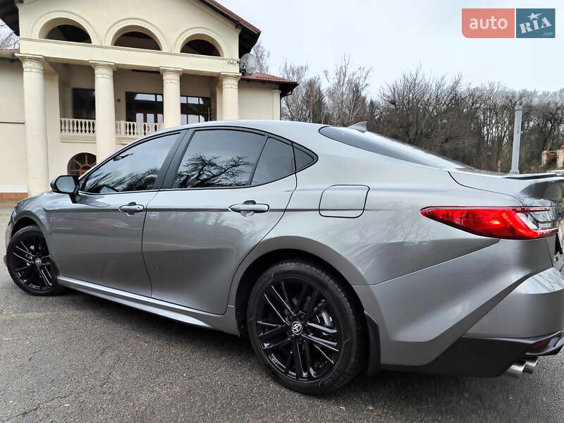 Седан Toyota Camry 2024 в Киеве
