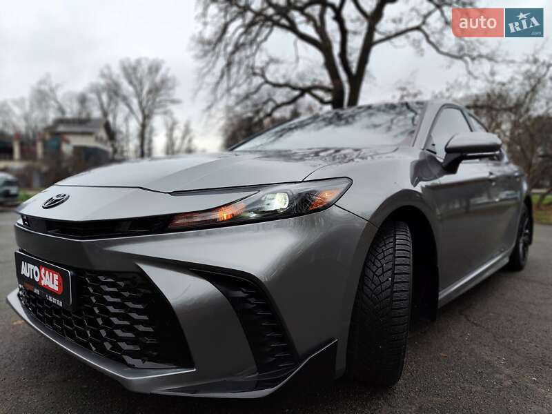 Седан Toyota Camry 2024 в Киеве