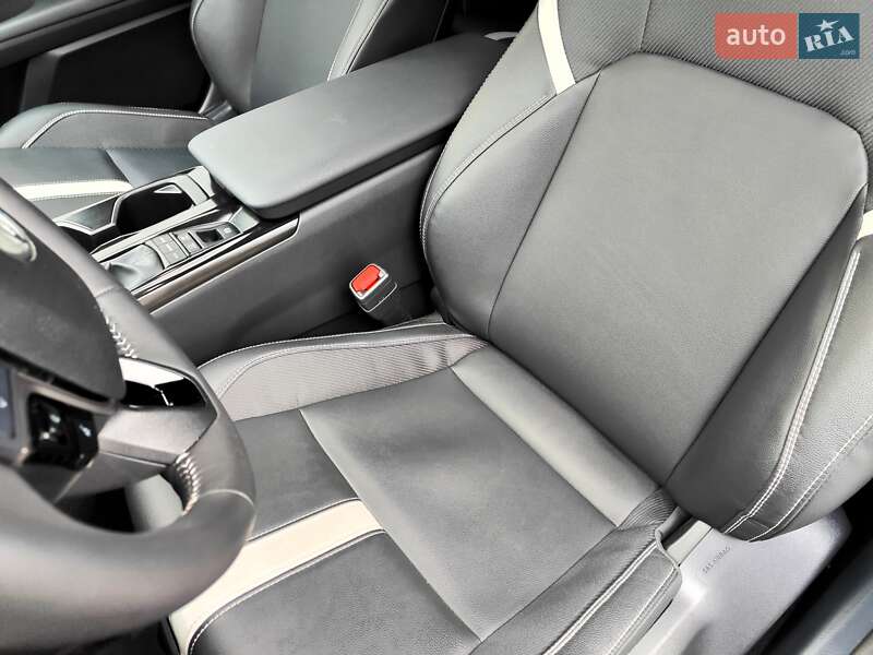 Седан Toyota Camry 2024 в Киеве