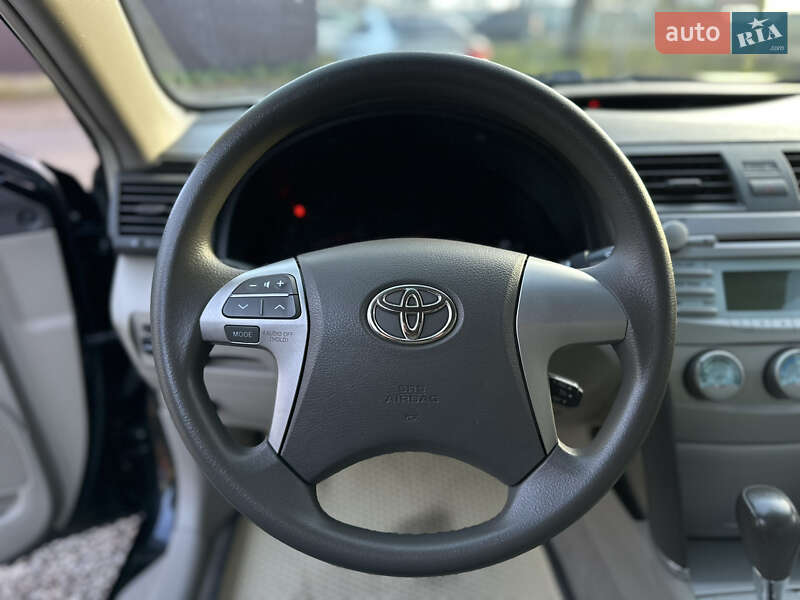 Седан Toyota Camry 2007 в Виннице