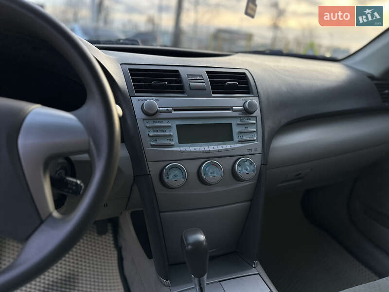 Седан Toyota Camry 2007 в Виннице