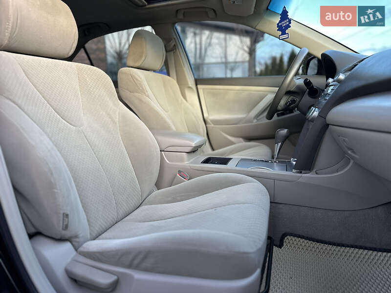 Седан Toyota Camry 2007 в Виннице