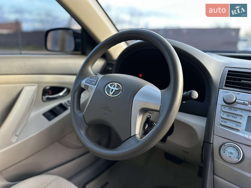 Седан Toyota Camry 2007 в Виннице