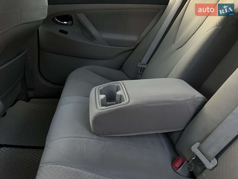 Седан Toyota Camry 2007 в Виннице