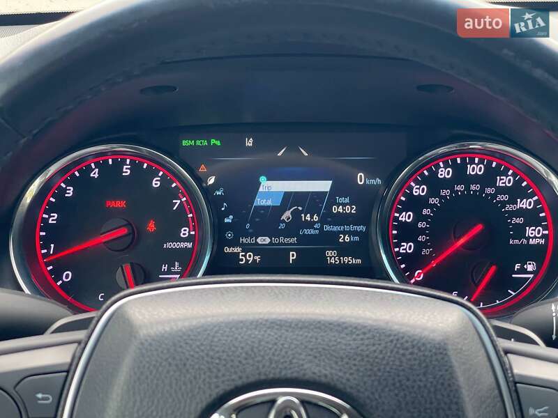 Седан Toyota Camry 2018 в Киеве