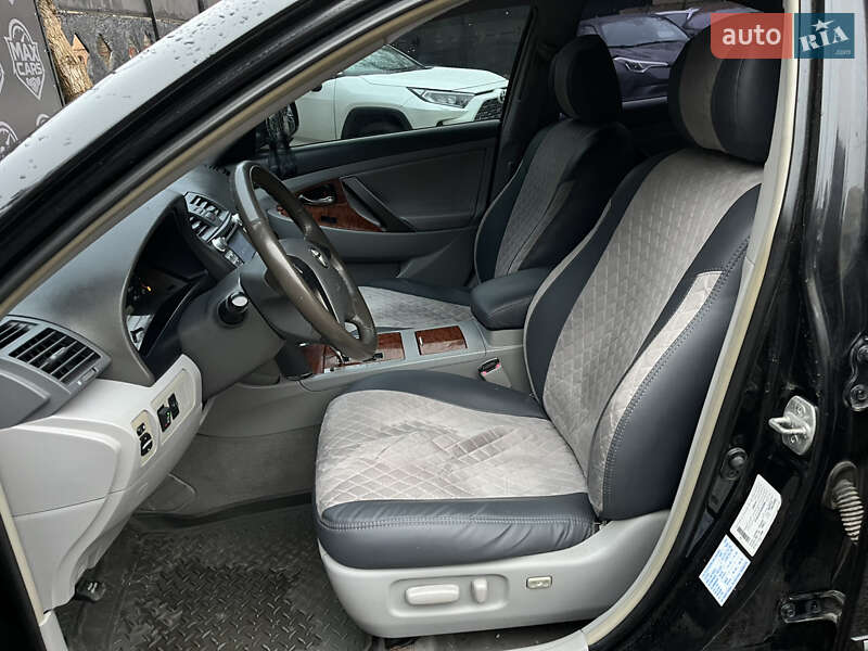 Седан Toyota Camry 2008 в Києві