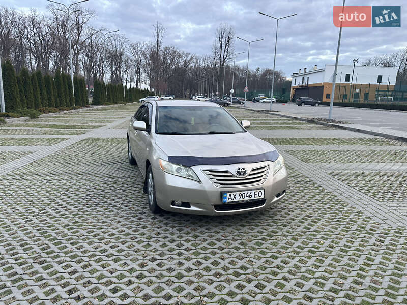Седан Toyota Camry 2008 в Харькове