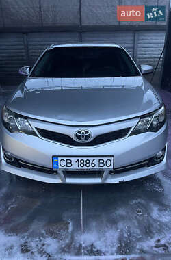 Седан Toyota Camry 2013 в Киеве