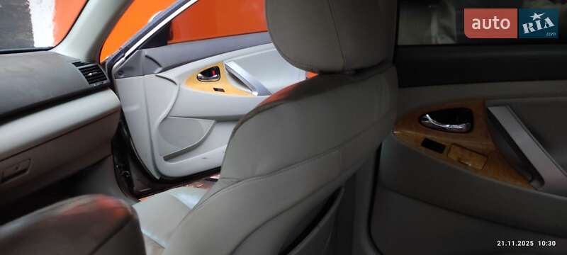 Седан Toyota Camry 2007 в Києві