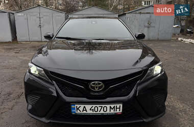 Седан Toyota Camry 2021 в Дніпрі