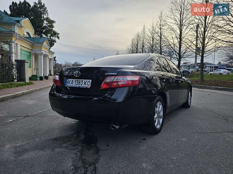 Седан Toyota Camry 2010 в Умани