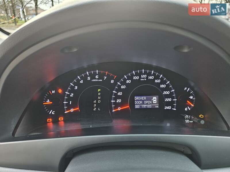 Седан Toyota Camry 2010 в Умани