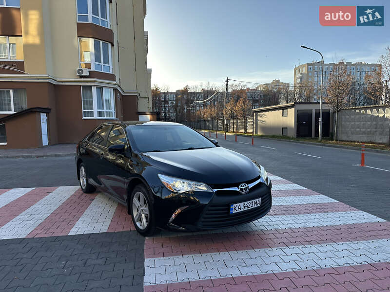 Седан Toyota Camry 2014 в Киеве