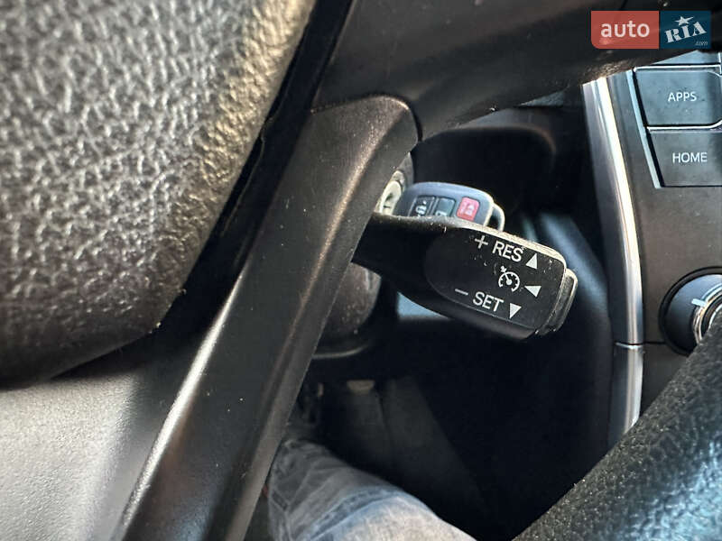 Седан Toyota Camry 2014 в Киеве