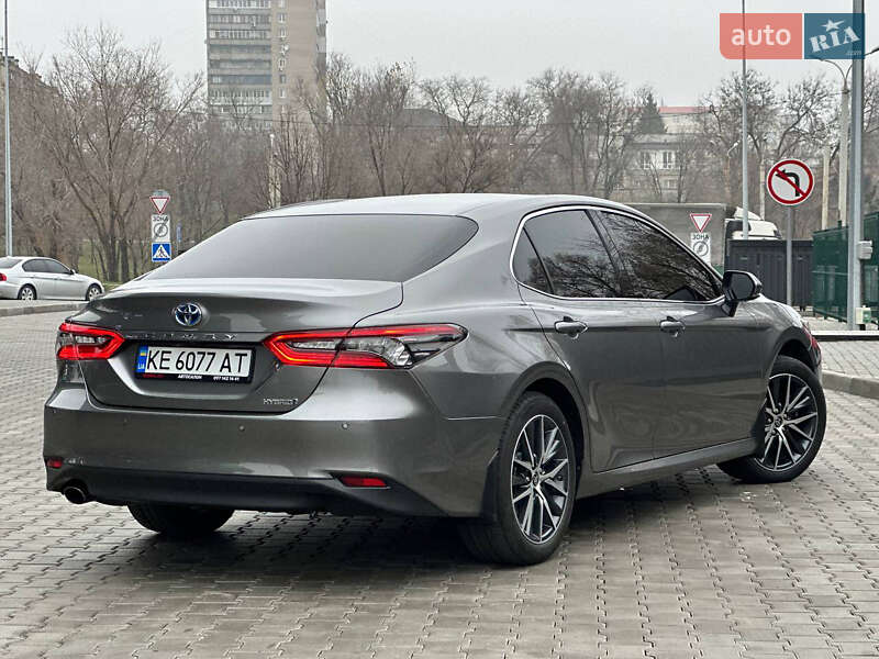 Седан Toyota Camry 2021 в Днепре