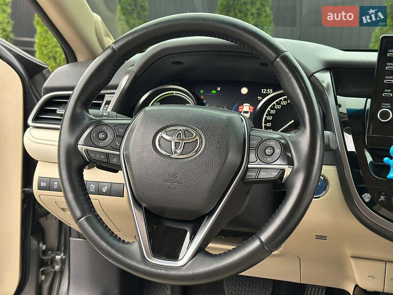 Седан Toyota Camry 2021 в Днепре