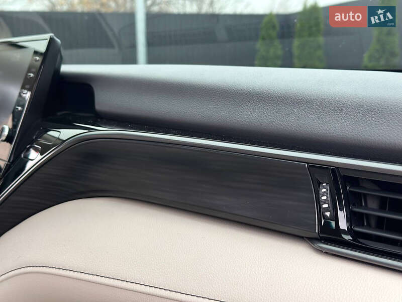 Седан Toyota Camry 2021 в Днепре