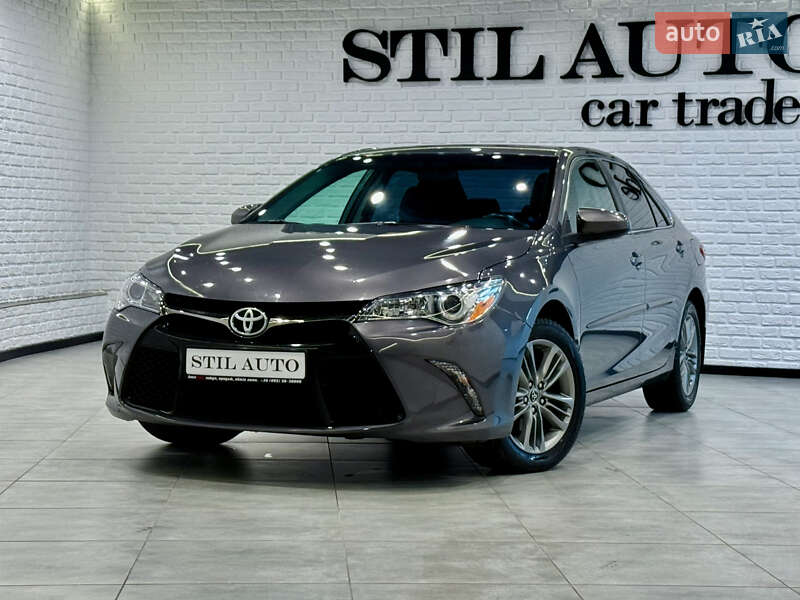 Седан Toyota Camry 2016 в Одессе
