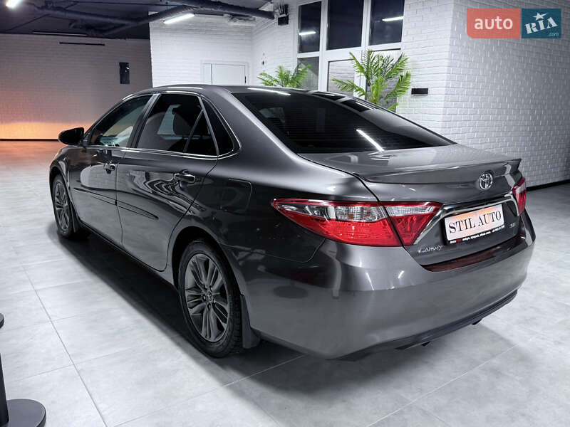 Седан Toyota Camry 2016 в Одессе