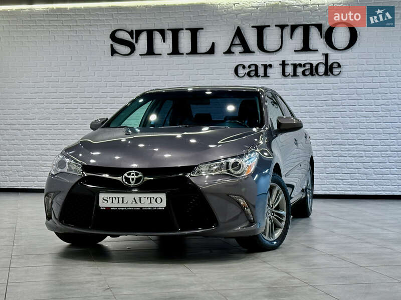 Седан Toyota Camry 2016 в Одессе