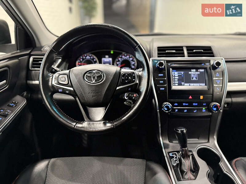 Седан Toyota Camry 2016 в Одессе