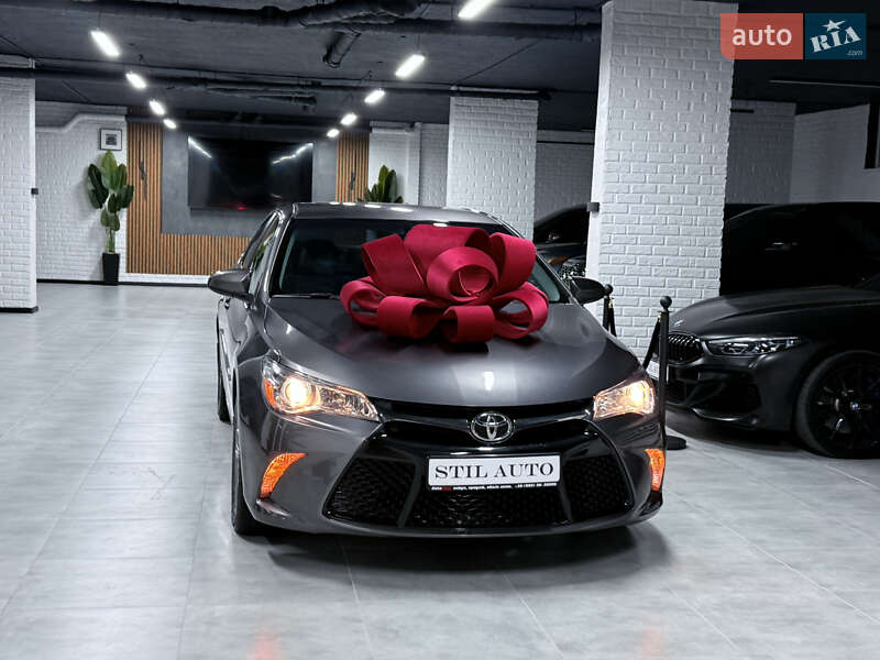 Седан Toyota Camry 2016 в Одессе