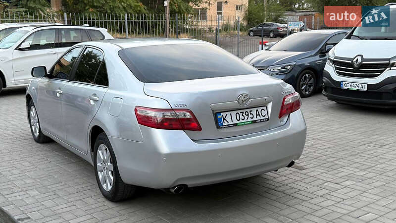 Седан Toyota Camry 2006 в Днепре