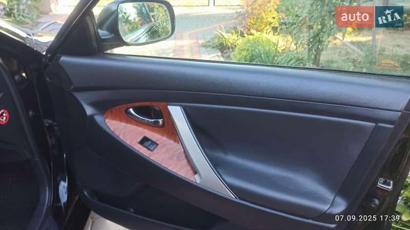 Седан Toyota Camry 2006 в Виннице