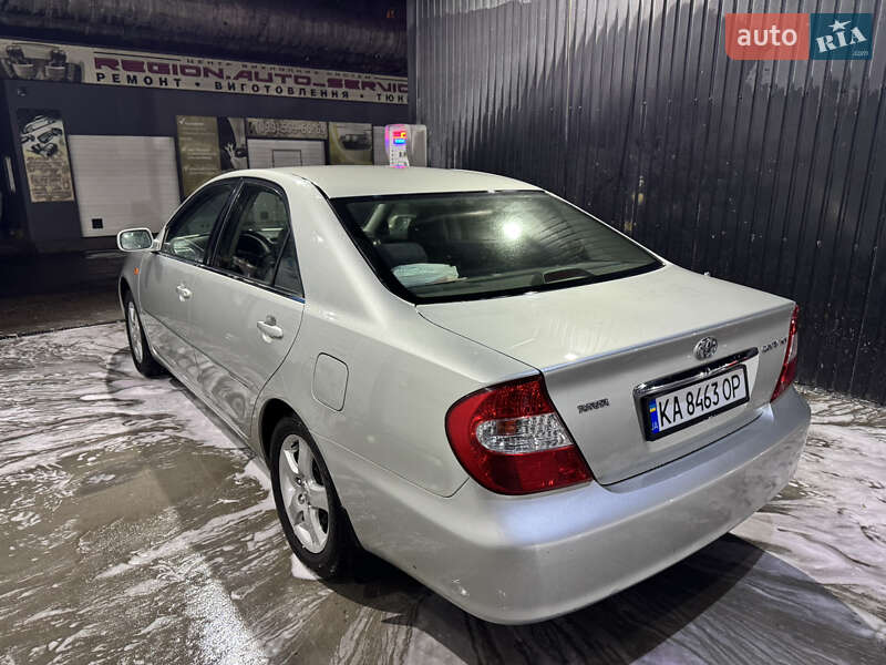 Седан Toyota Camry 2003 в Киеве