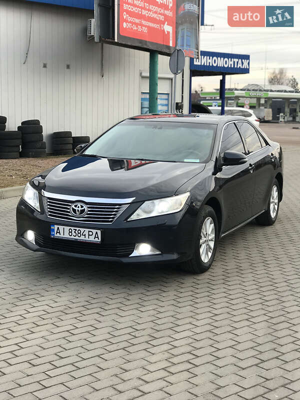 Седан Toyota Camry 2013 в Житомирі