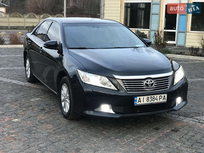 Седан Toyota Camry 2013 в Житомирі