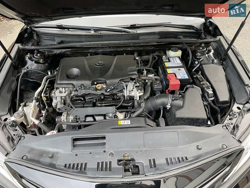 Седан Toyota Camry 2018 в Харькове