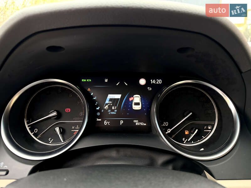 Седан Toyota Camry 2021 в Ужгороде