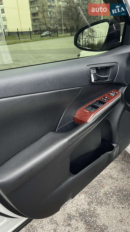 Седан Toyota Camry 2013 в Киеве фото 7 Седан Toyota Camry 2013 в Киеве