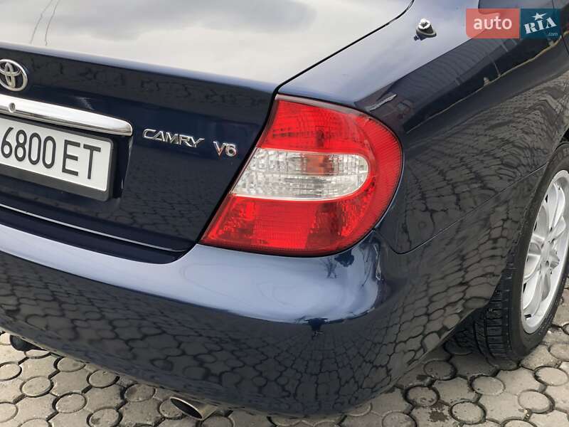 Седан Toyota Camry 2005 в Черновцах